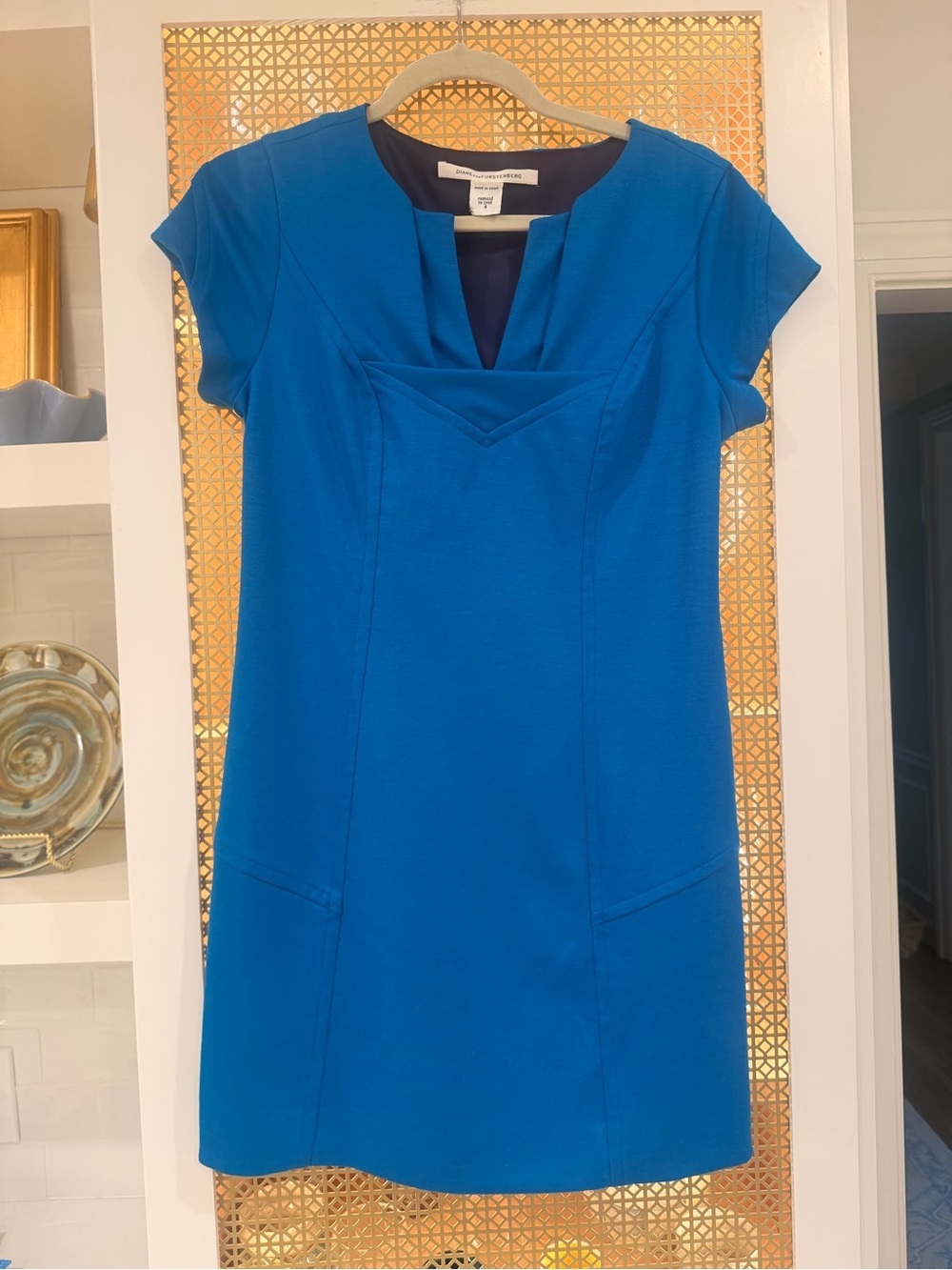 Diane von Furstenberg Blue Wool Sheath Dress Short Sleeve Size 6 EUC!